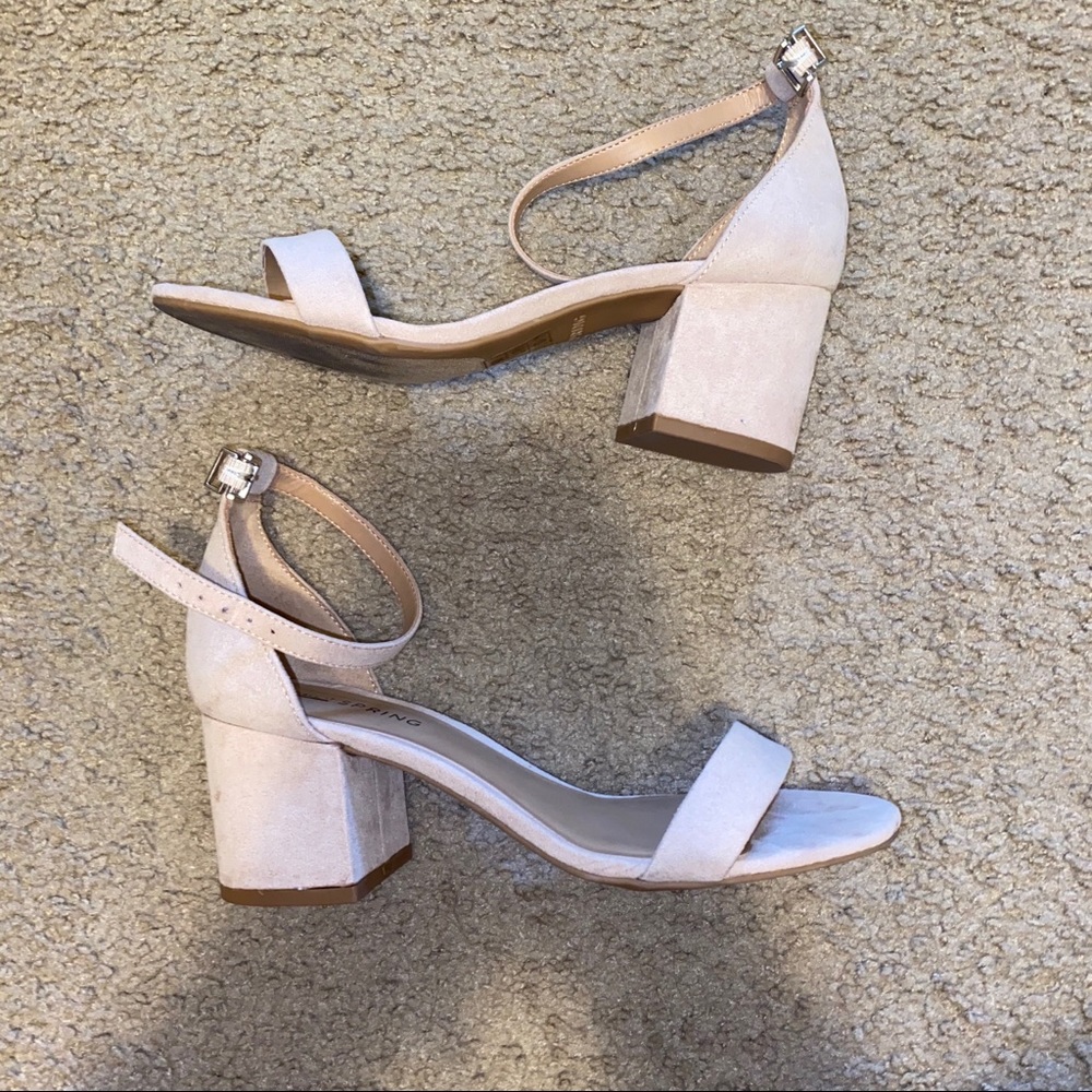 Mini block heels. Nude color
